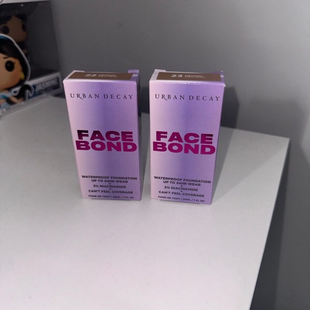 Urban Decay Face Bond Foundation - Shade 22 & 23